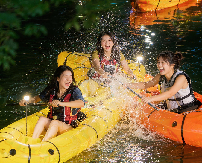 夜划发光果冻船🚣 